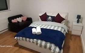 Stunning 1-Bed Apartment In London